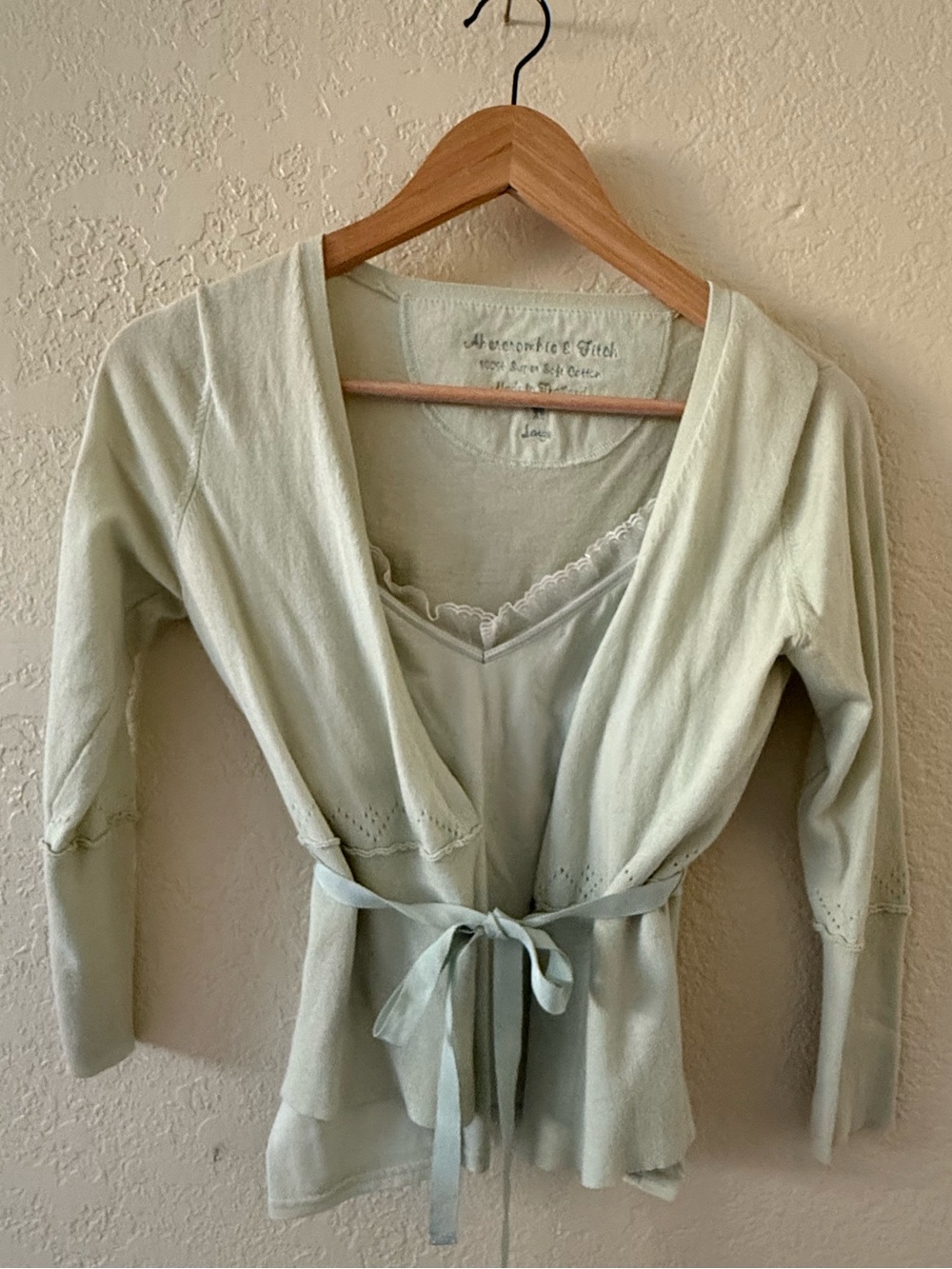 🌱Abercrombie & Fitch🌱 Light Sage Tie-Waist Cardigan with cami. Size Large
